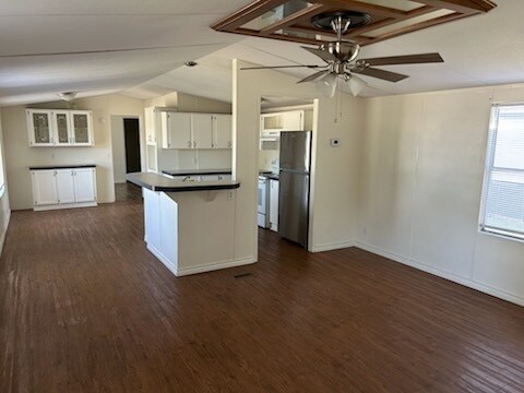 Building Photo - 2246 Nicolai Ave