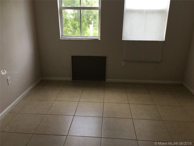 Foto del edificio - 8960 NW 97th Ave