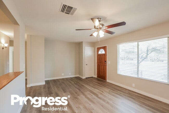 Building Photo - 1116 W Dunbar Dr