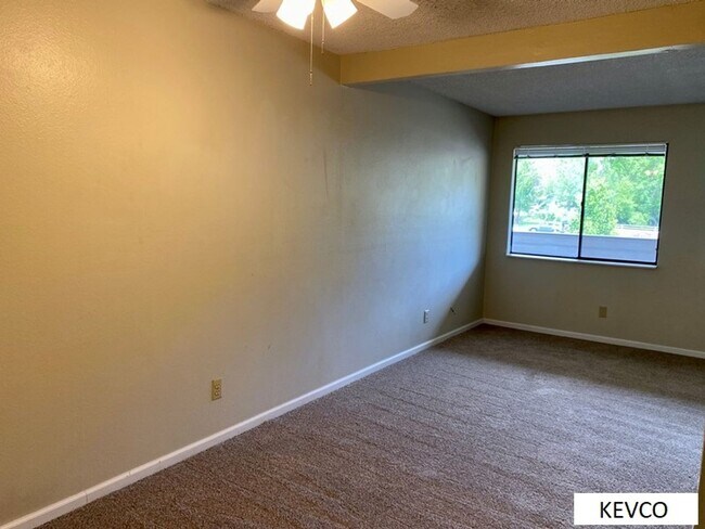 Foto del edificio - Fantastic Apartment, Right by CSU!