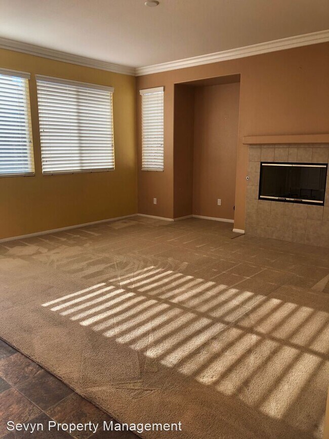 Building Photo - 5 br, 3 bath House - 14333 Greta Drive