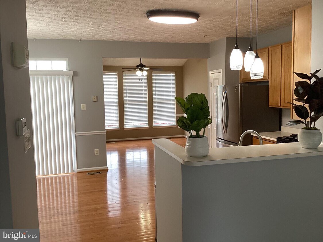 Foto principal - 4529 Golden Meadow Dr