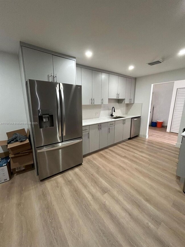 Building Photo - 4434 SW 59th Ct