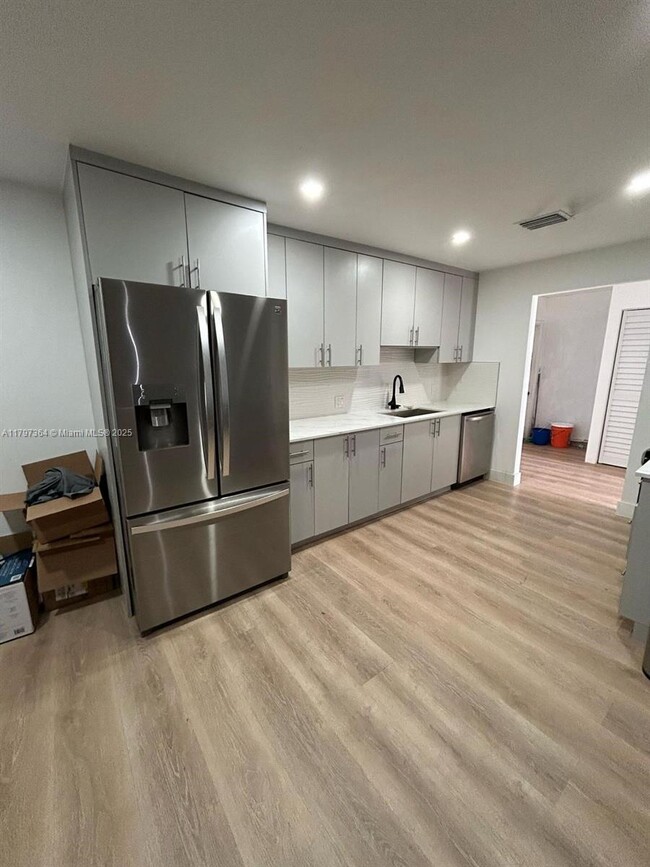 Foto del edificio - 4434 SW 59th Ct