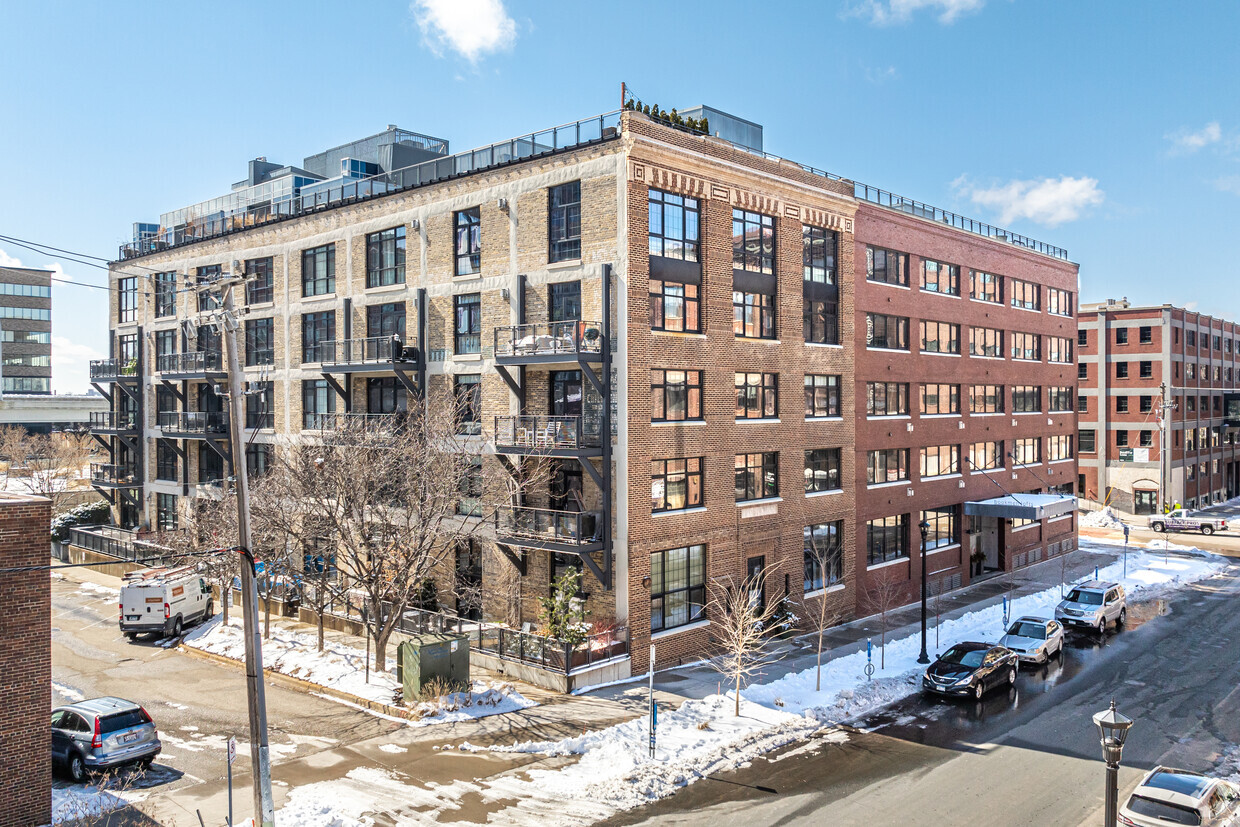 Primary Photo - Bookmen Lofts