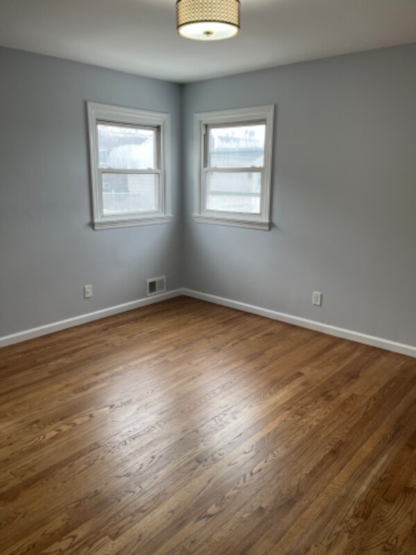 Building Photo - 480 Doane Ave