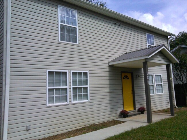 Foto del edificio - 580 Fairview Rd