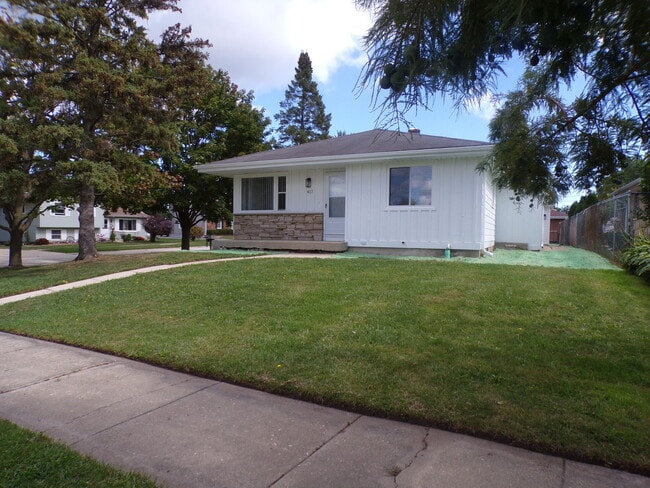 Building Photo - 417 Public Service Rd