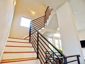 Building Photo - 2123 Arabelle St