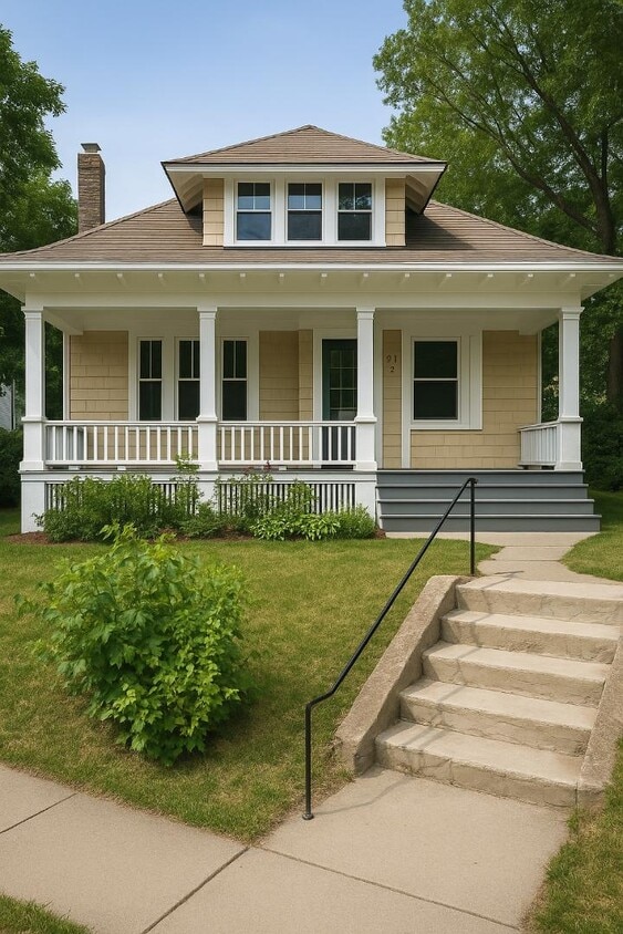 Photo - 915 East Colvin Street