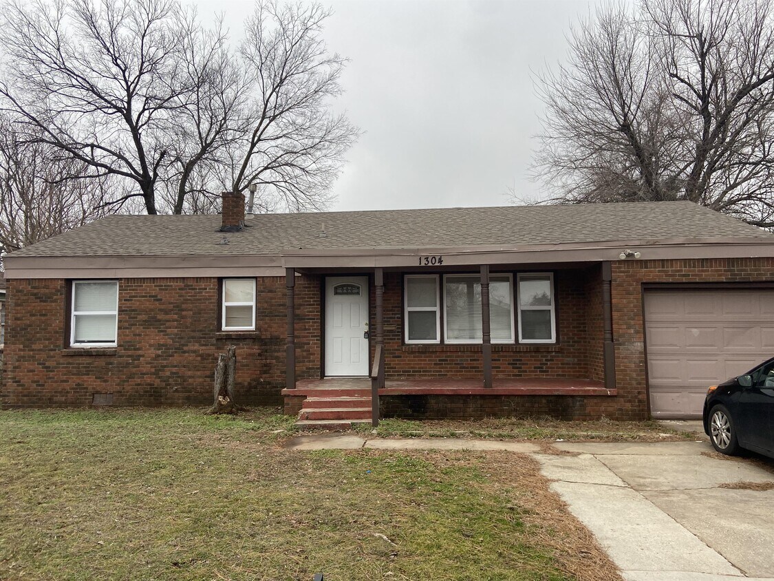 Foto principal - 1304 Campbell Rd