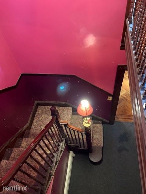 Foto del edificio - 8 br, 3 bath House - 152 Cross St