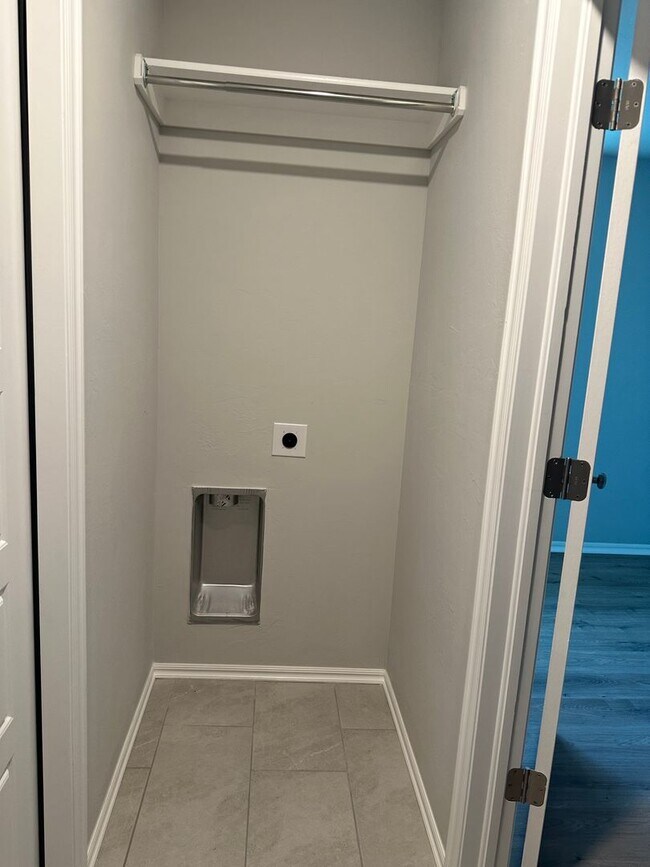 Building Photo - FIRST MONTH FREE!