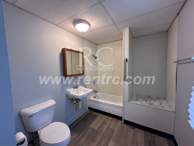 Building Photo - 1114-A Gilbert-