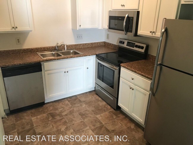 Building Photo - 3 br, 1 bath House - 2704 Demille Street