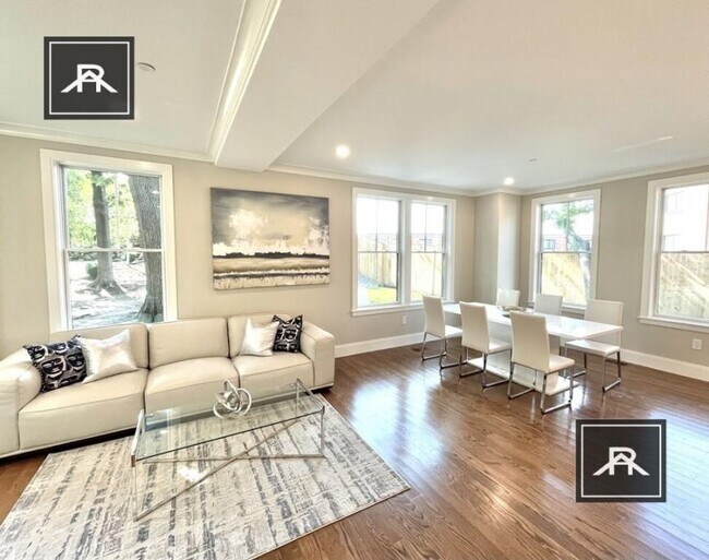 Foto del edificio - 3 bedroom in Brighton MA 02135