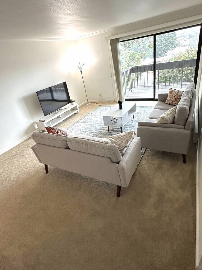 Foto del edificio - 5179 Diamond Heights Blvd