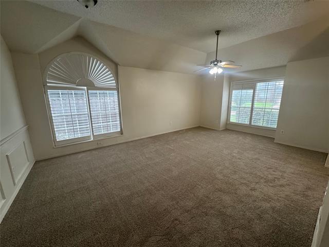 Foto del edificio - 959 Grasswood Ct