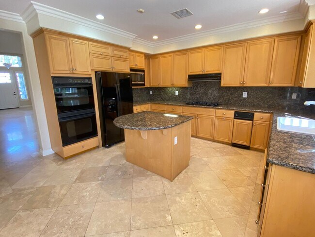 Foto del edificio - Beautiful 5 bedroom Newbury Park home with mountain views