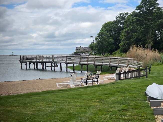 Building Photo - 35 Harbour Vlg