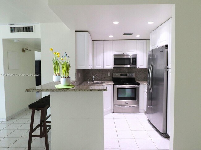 Building Photo - 111 Golden Isles Dr