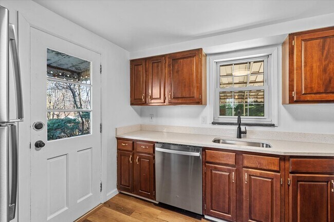 Building Photo - 4353 Woodhill Dr