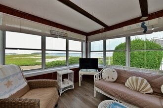 Building Photo - 5 Spindrift Ln
