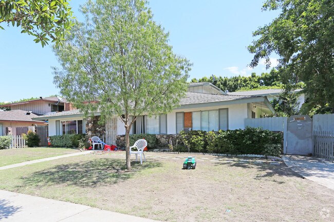 Building Photo - 12102 Laguna St