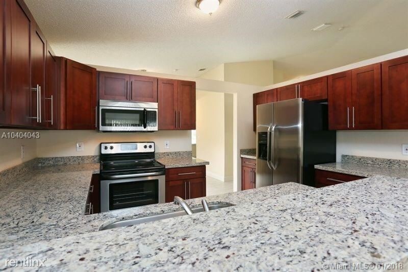 Primary Photo - 9070 SW 20th St