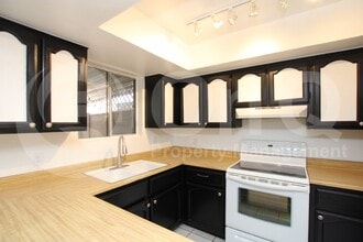 Building Photo - 2211 W Turney Ave