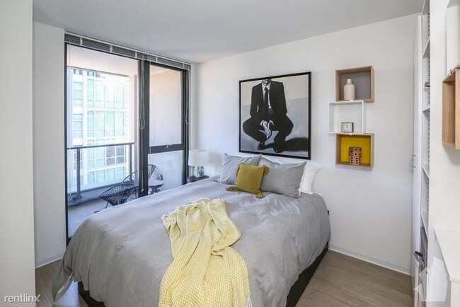 Foto del edificio - 720 N LaSalle Dr