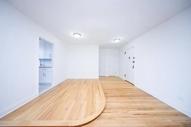 Building Photo - 2900 Ocean Ave