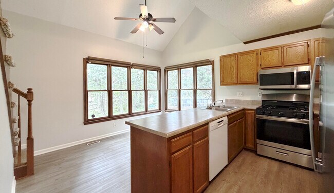 Building Photo - 2387 Riverchase Pl