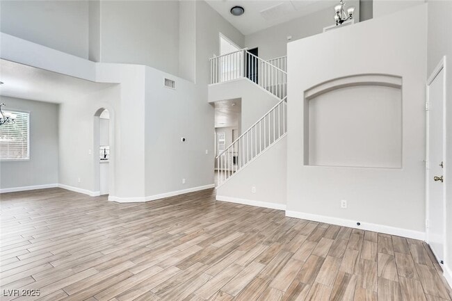 Building Photo - 1124 Coral Rainbow Ave