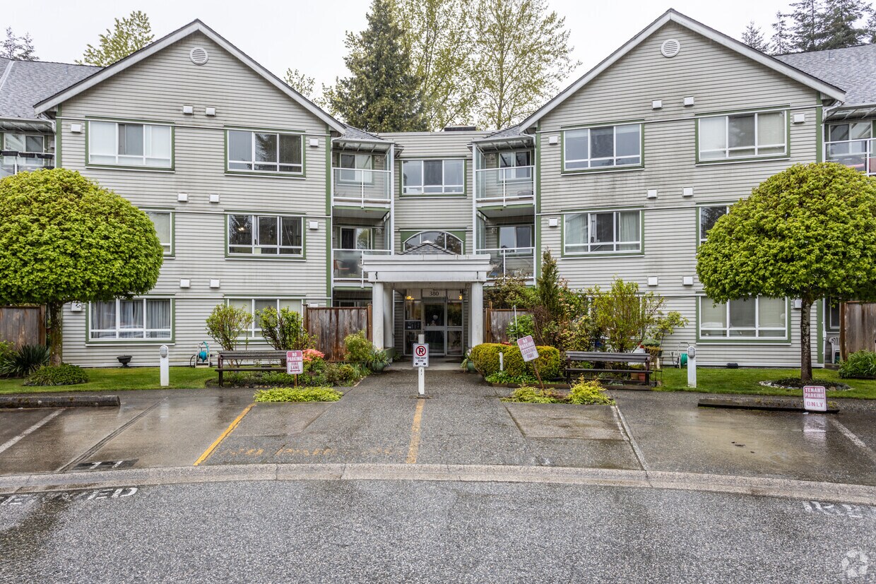 Photo du bâtiment - Klahanee Park Housing Society