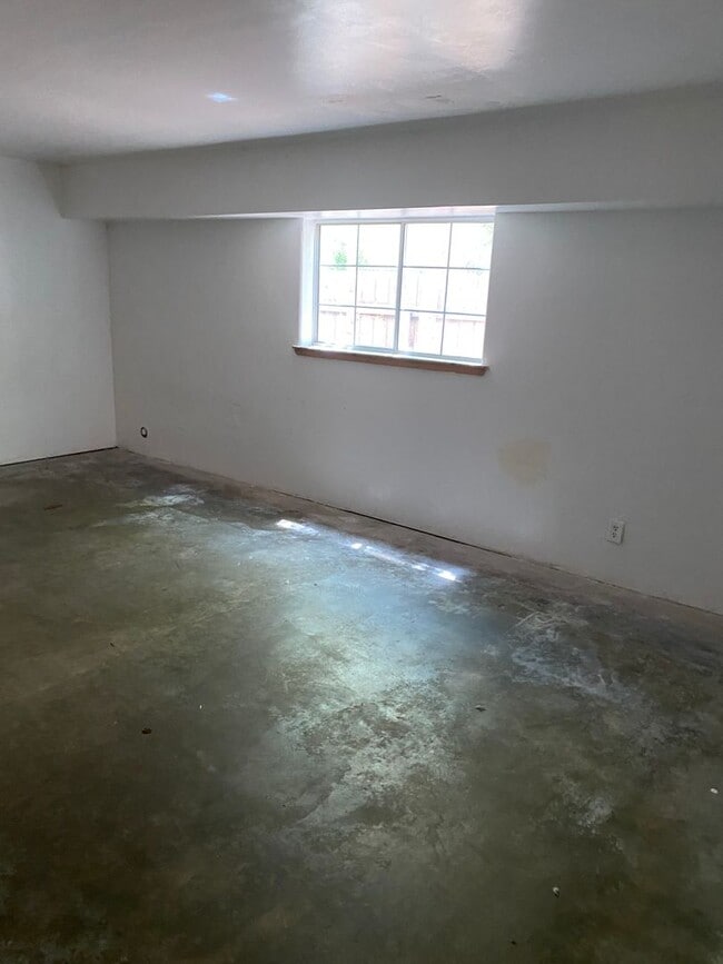 Building Photo - 6564 Del Playa Dr