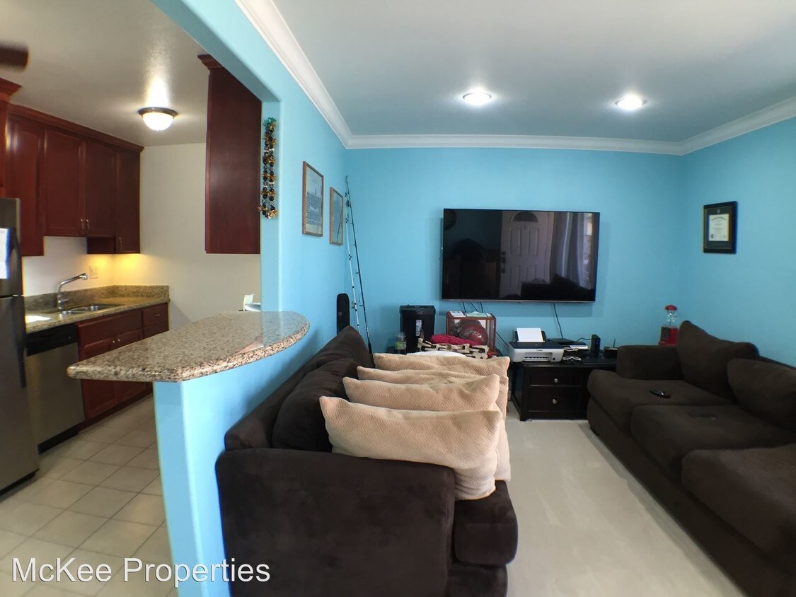 220 Evergreen Ave Unit E, Imperial Beach, CA 91932 Condo for Rent in