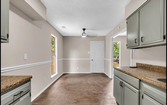 Foto del edificio - 4275 Briarberry Ln