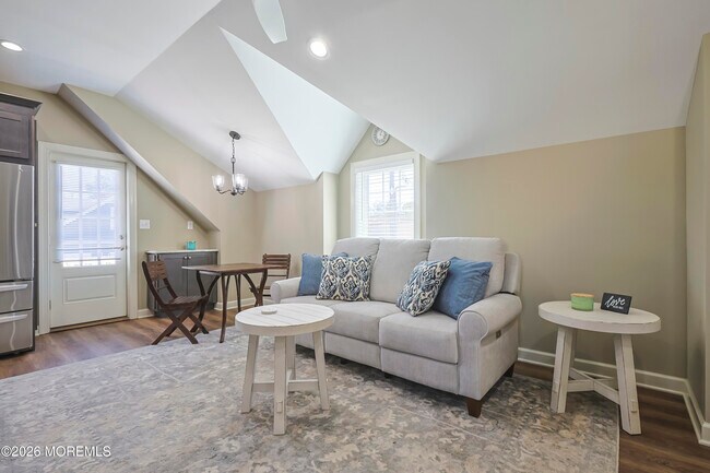 Foto del edificio - 246 Mantoloking Rd