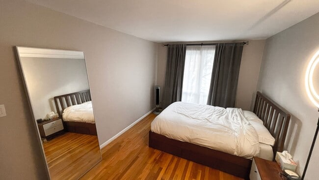 Photo - Spacious in SW House