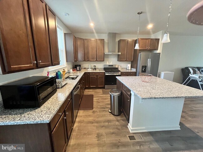 Building Photo - 608 Cherryview Dr