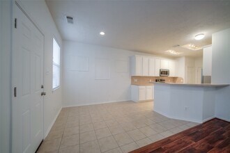 Building Photo - 146 Silver Penny Dr