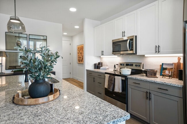 08-Kitchen - The Palo Townhomes