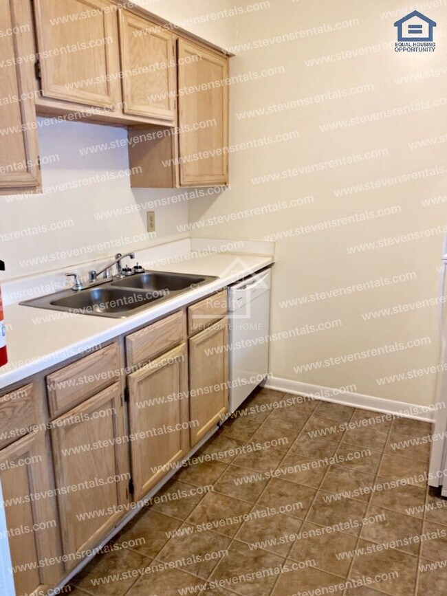 Foto del edificio - 430 Oriole Dr