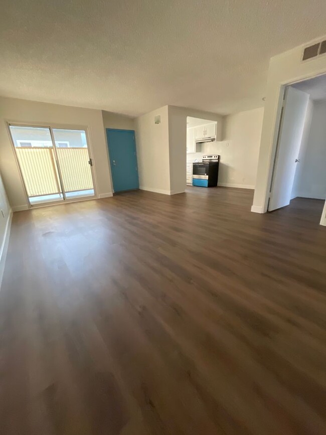 Foto del interior - 706 S Fir Ave