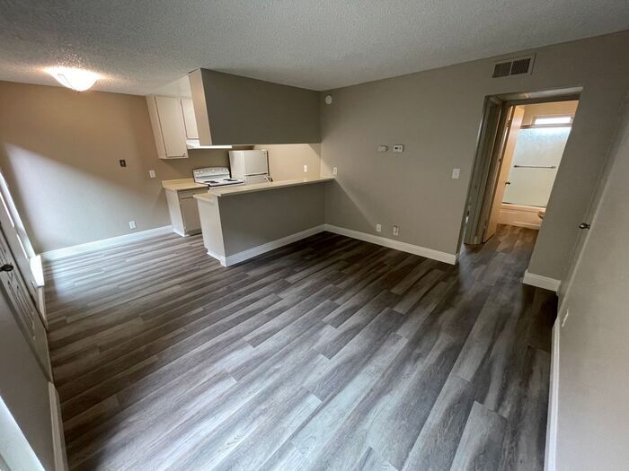 Foto principal - 2114 H St