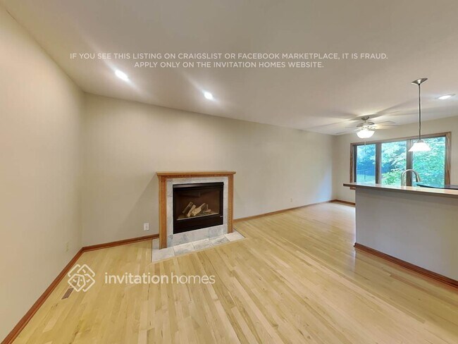 Building Photo - 546 Carol Dr