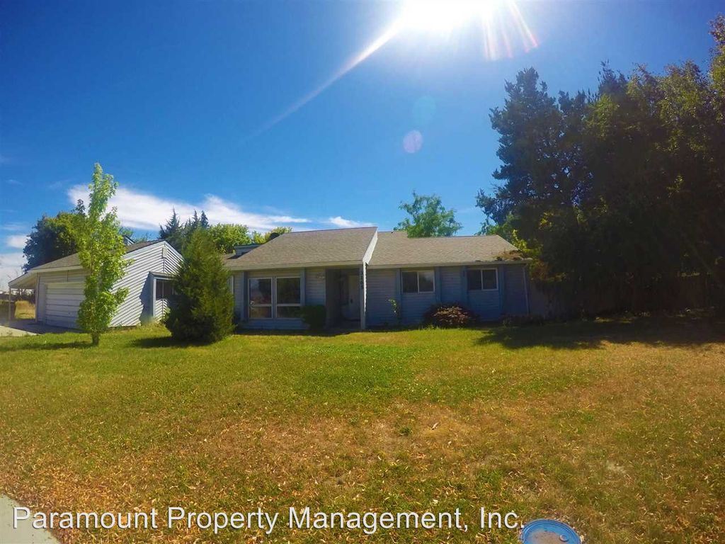Primary Photo - 3165 E Leslie Dr