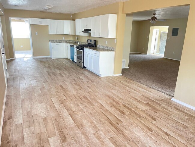 Building Photo - Home For Rent | NE Heights Remodeled Beaut...