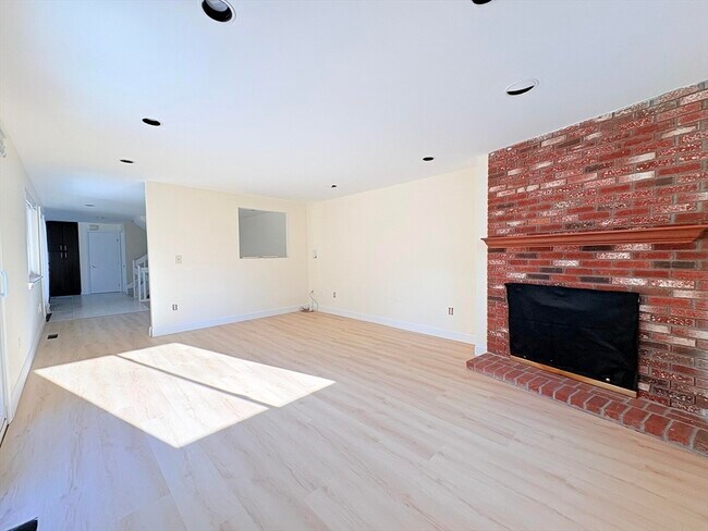 Building Photo - 93 Spyglass Hill Dr